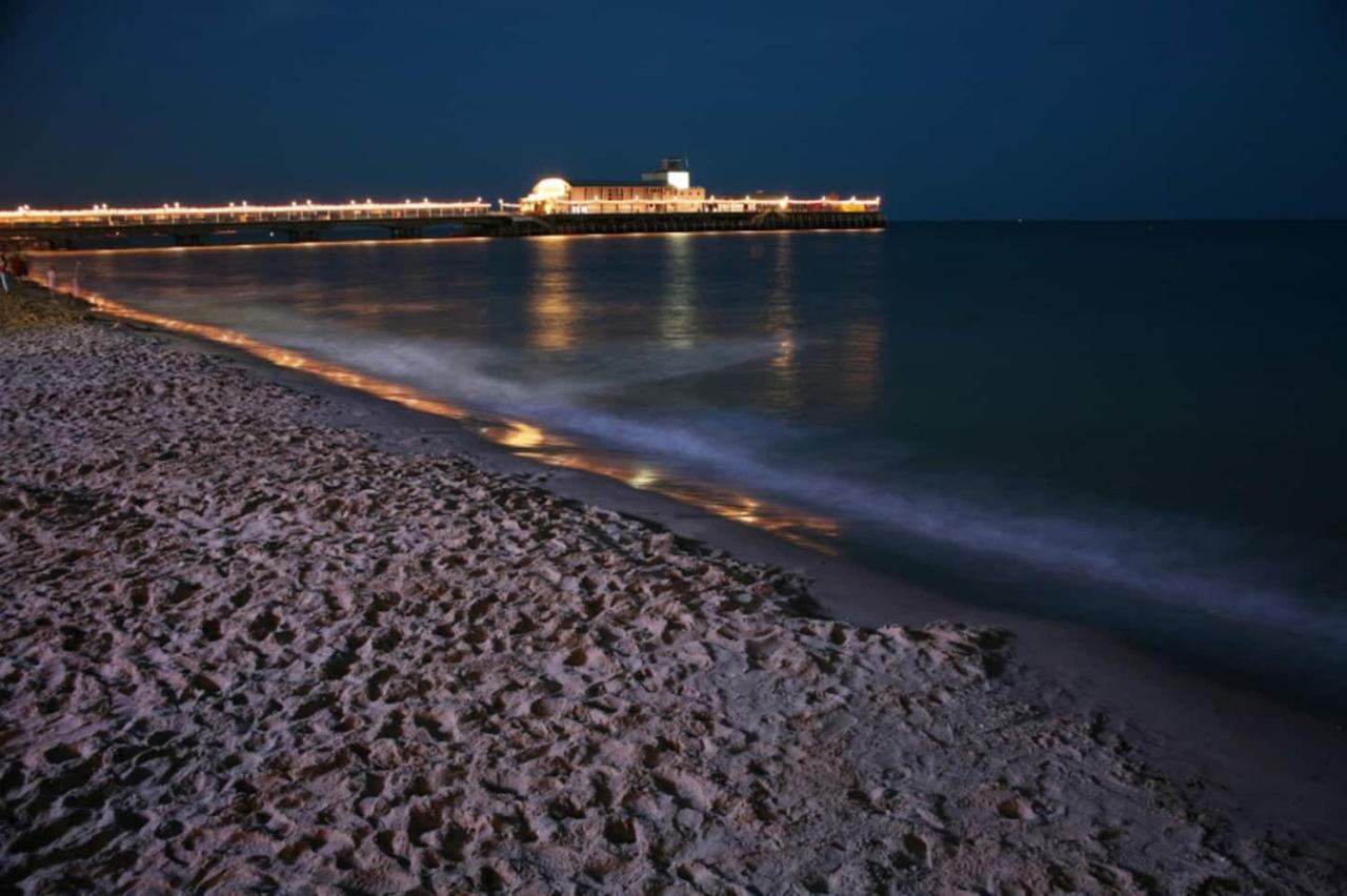 Flat-C, 4 Adults, 20 Mins To Beach, Netflix, Wifi, Sleeps 4 Adults بورنماوث المظهر الخارجي الصورة